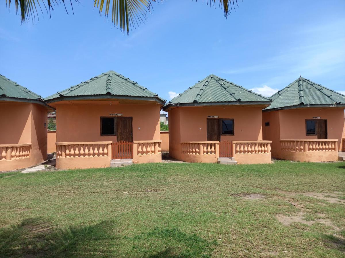 Comfort Beach Resort Biriwa Экстерьер фото