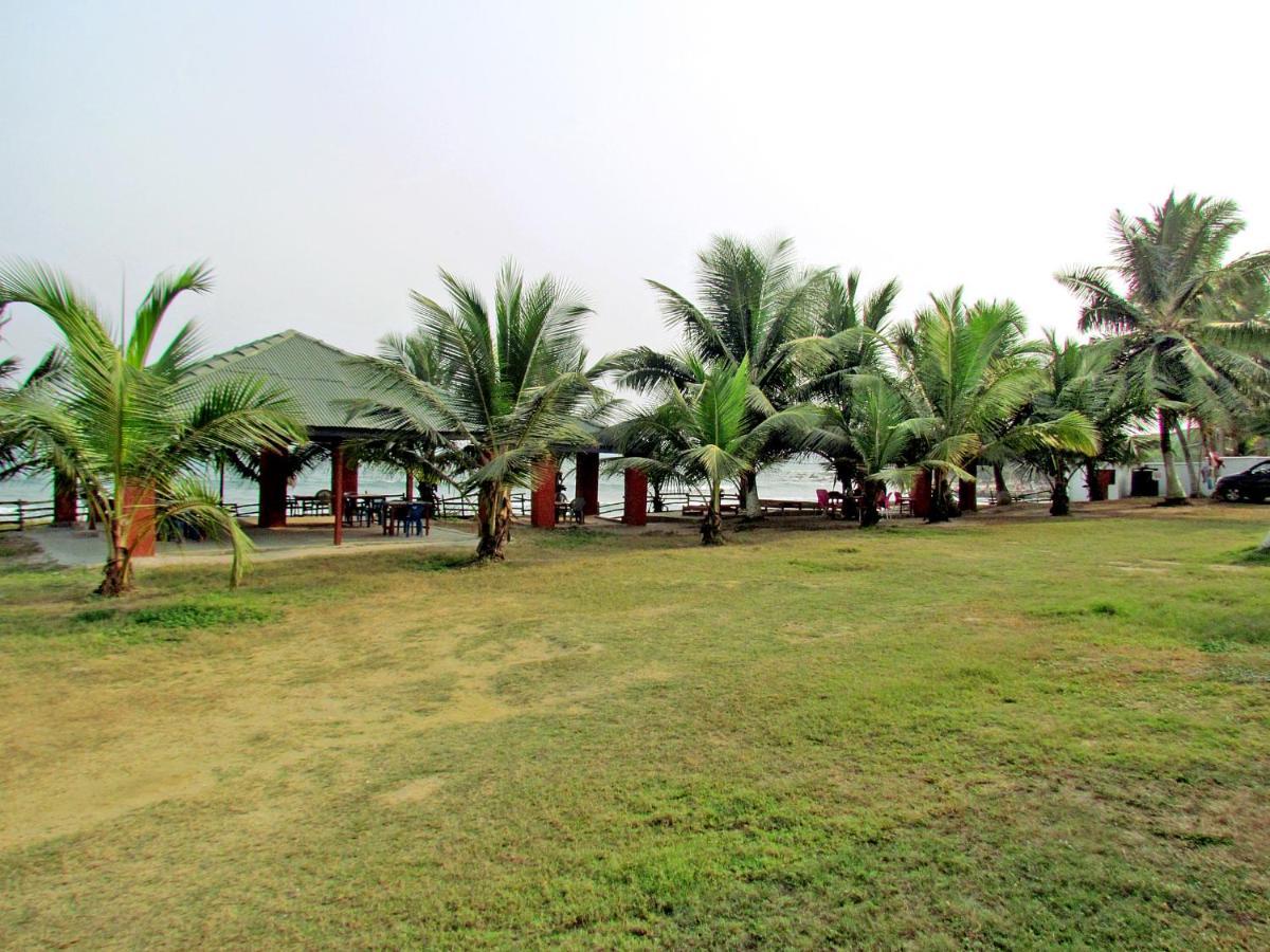 Comfort Beach Resort Biriwa Экстерьер фото